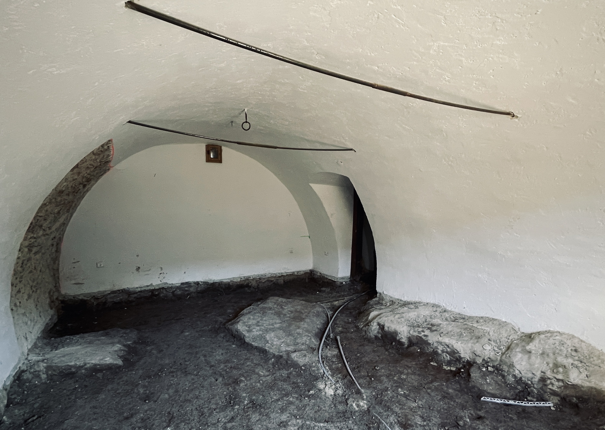 KISBÍRÓ-HÁZ KŐVÁGÓÖRS